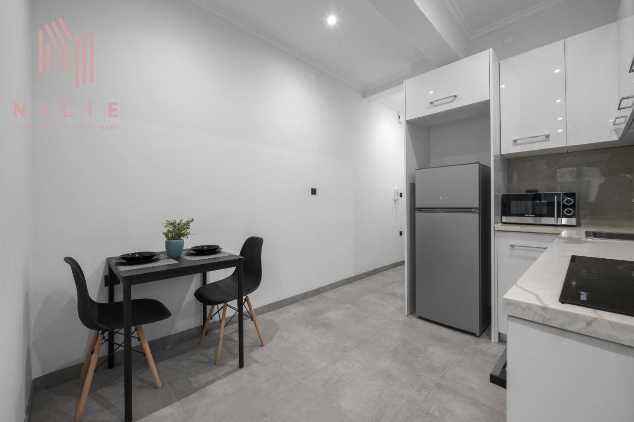 B&W, Nilie Hospitality Mgmt Apartment Tesalonika Bagian luar foto